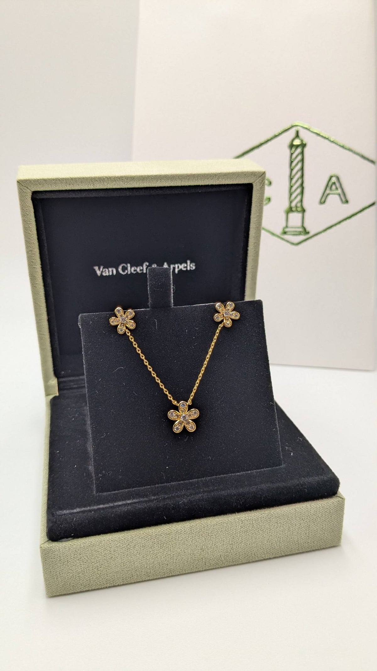 Van Cleef
Master Quality
Necklace & Earrings
110 dhs🇦🇪 with Normal Box 🎁
120 dhs🇦🇪 with Good Box 🎁
175 dhs🇦🇪    with Master box 🎁


Zain210
♥️♥️♥️