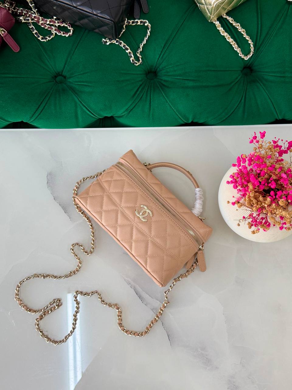 Chanel  ✨💥
Available original box 📦 
With full packing 🎀🎀
Super high quality 💥💥
For Price 👇 WhatsApp✅
0568585901 
0507557372
0552275751 Owner Zain 👌

Zain283
♥️♥️♥️