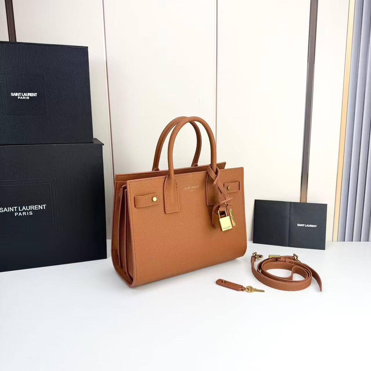 YSL
Master
360 dhs✅
#26cm🥰🥰

Zain228
♥️♥️♥️