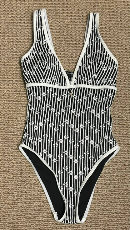 CHANEL
Women’s Swimsuit 
Master Quality 
SMLXL
280 dhs✅

Zain276
♥️♥️♥️