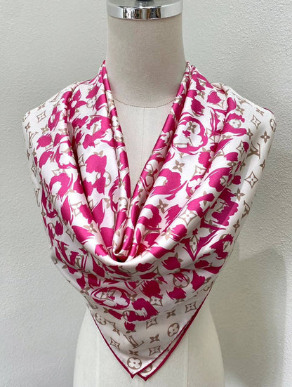 💙 LV SCARF 💙
💙*VIP QUALITY*💙
💙*100% SILK*💙
320 dhs💛

Zain281
♥️♥️♥️