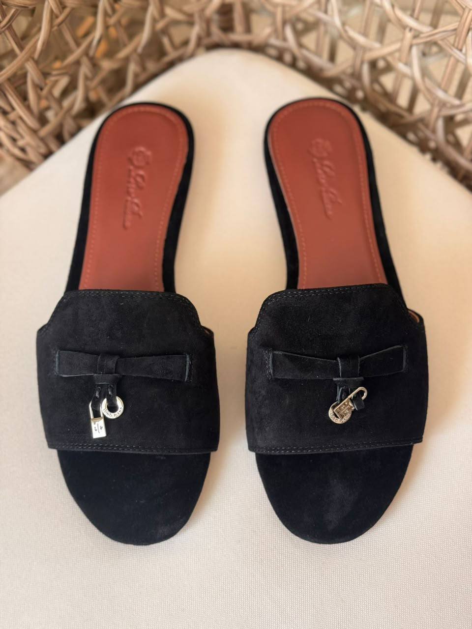 LORO PIANO

✨ new Collection
👠 36–41
💎 Premium Quality
🔥 Super Master
💰 430 dhs🇦🇪🇦🇪

Zain198
♥️♥️♥️
