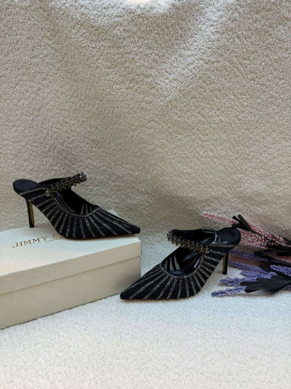 New. Jimmy choo heel 

      Size  .  36.  to 41

170 dhs🪙🌨️

Zain80
♥️♥️♥️