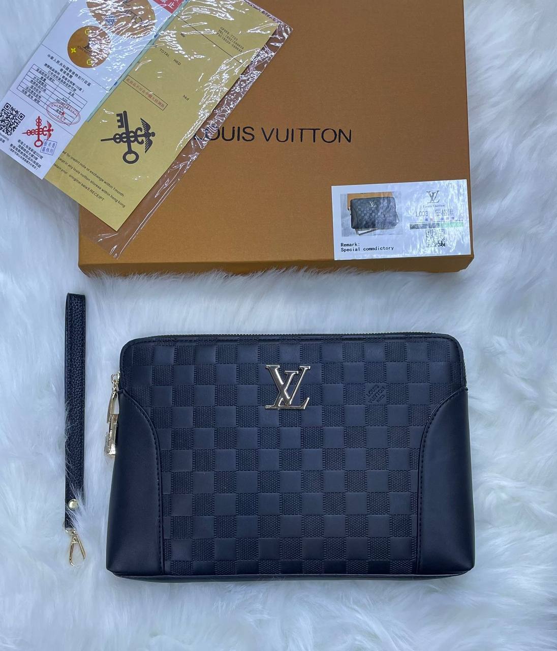 Men pouch 
65 dhs✅
with box
🎁🎁🎁

Zain72
♥️♥️♥️