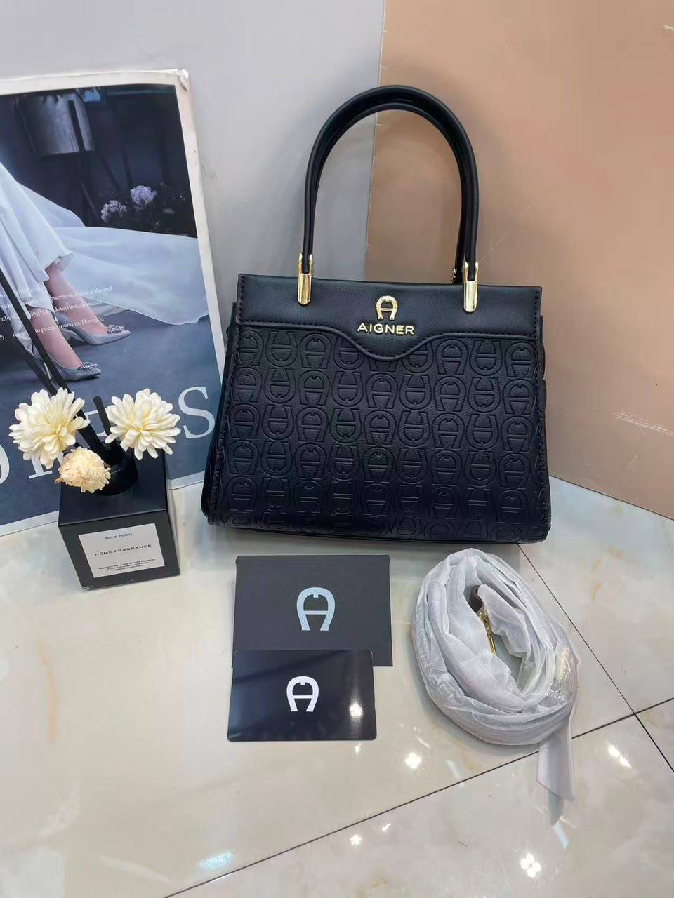 Aigner

110 dhs🇦🇪🇦🇪

Zain143
♥️♥️♥️