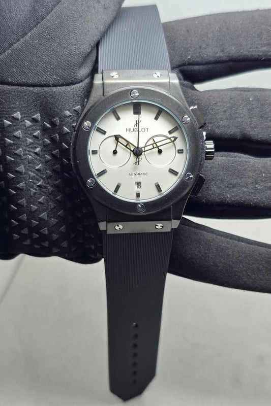 Hublot Men
*Chronograph working*
100 dhs🇦🇪🇦🇪

Zain29
♥️♥️♥️