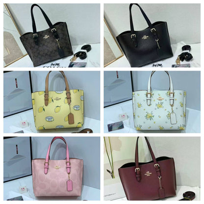 COACH

best quality 
with box
115 dhs🇦🇪🇦🇪

size25CM

Zain290
♥️♥️♥️