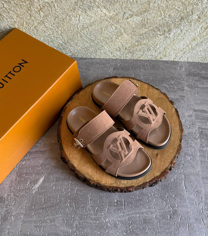 LV
SuperMaster Quality 💯
450 dhs🇦🇪🇦🇪
Size: 36-41💥

Zain171
♥️♥️♥️
