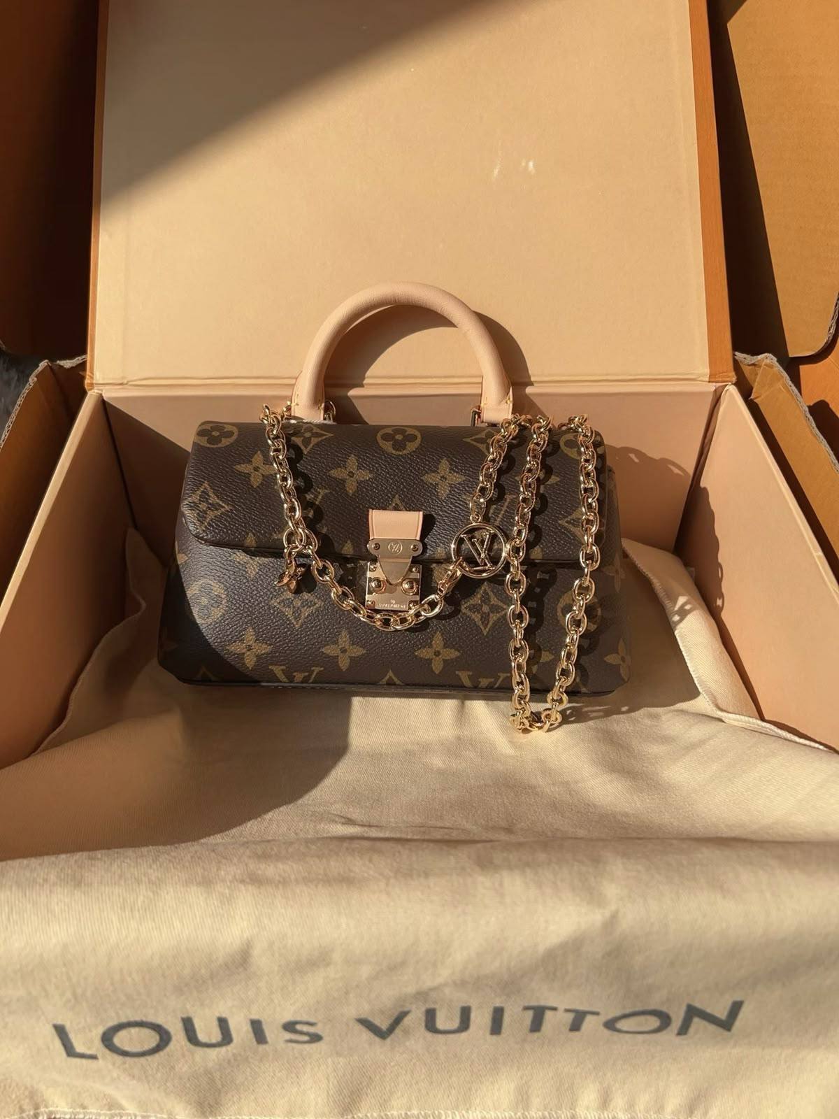 Lv

280 dhs🇦🇪🇦🇪

Zain153
♥️♥️♥️