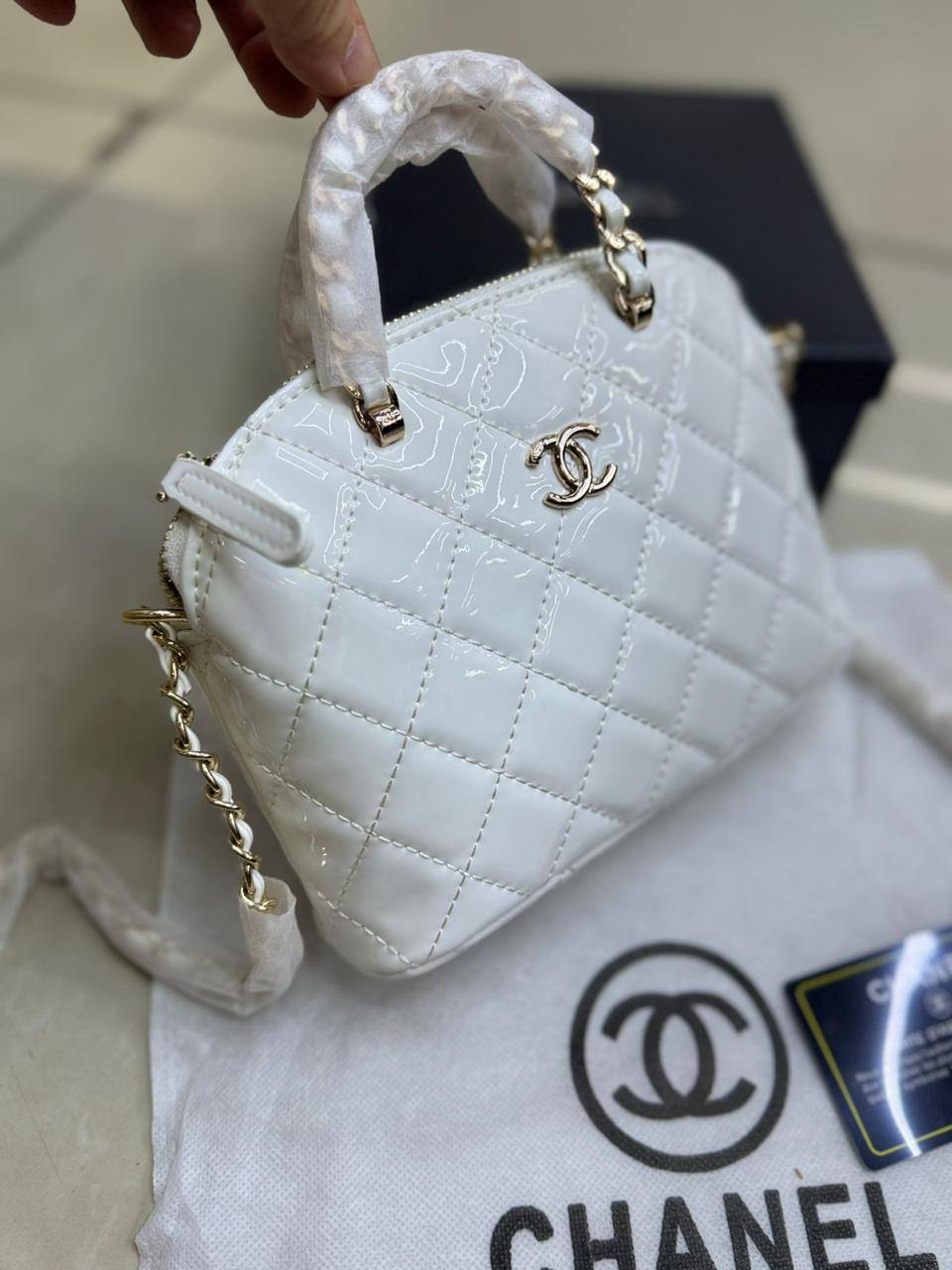 🌈 Chanel 
1️⃣ First quality +🎁
Size : 20 * 15 cm
85 dhs✅
with box 🎁

Zain115
♥️♥️♥️
