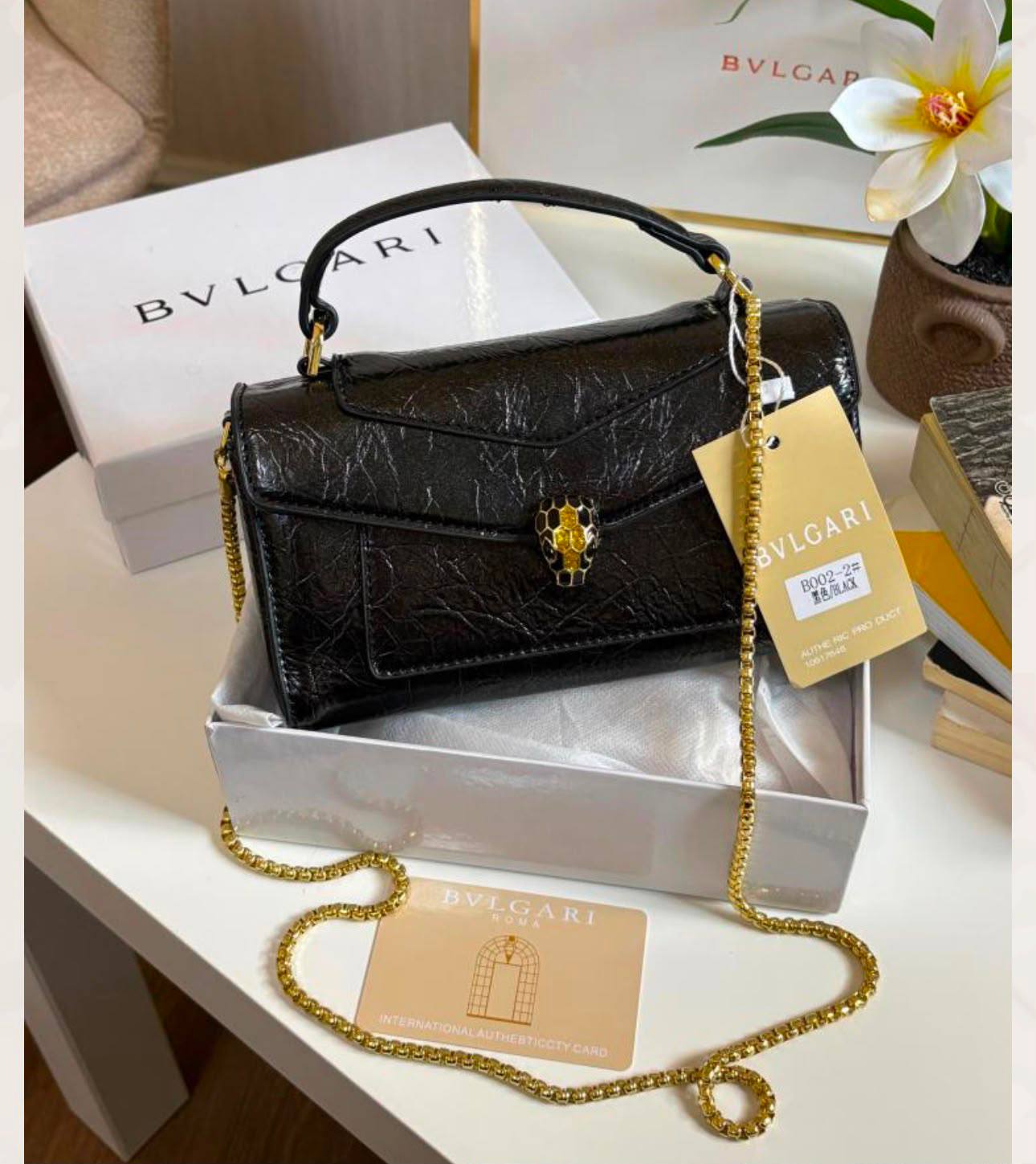 Bvlgari
105 dhs✅
Size：19CM
Good-quality with box

Zain35
♥️♥️♥️