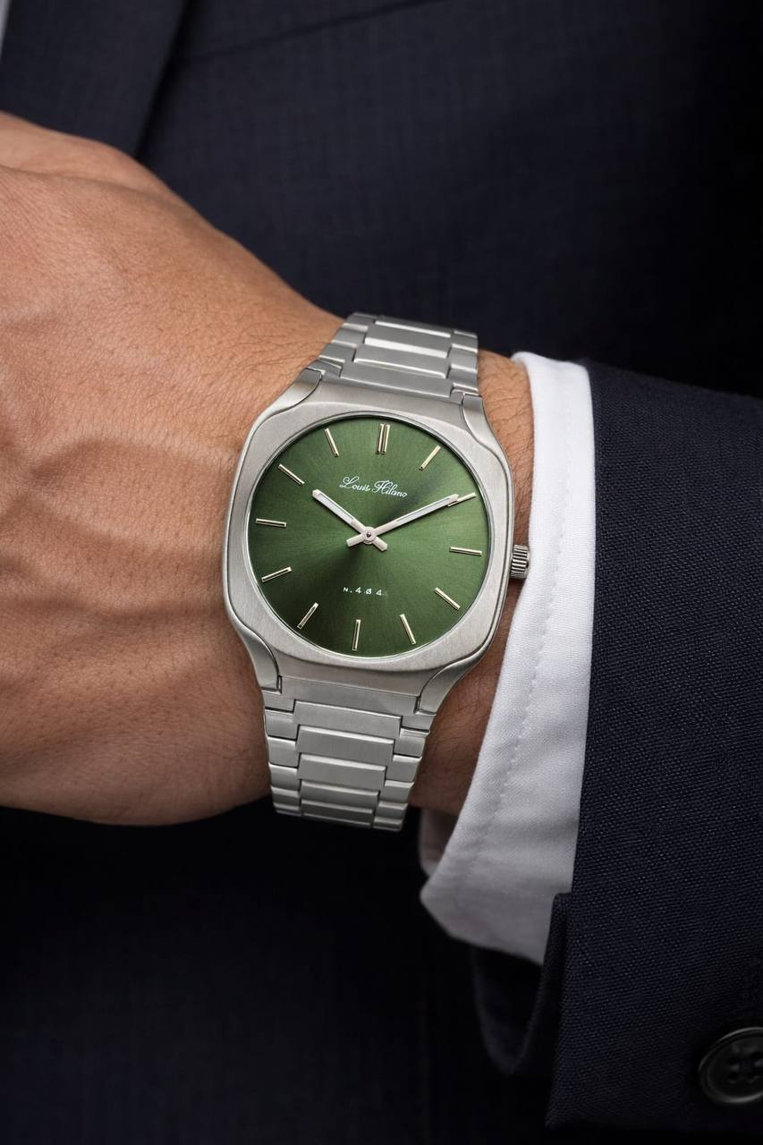 Louis Hilano watch for men good 
quality 
260 dhs✅

Zain59
♥️♥️♥️