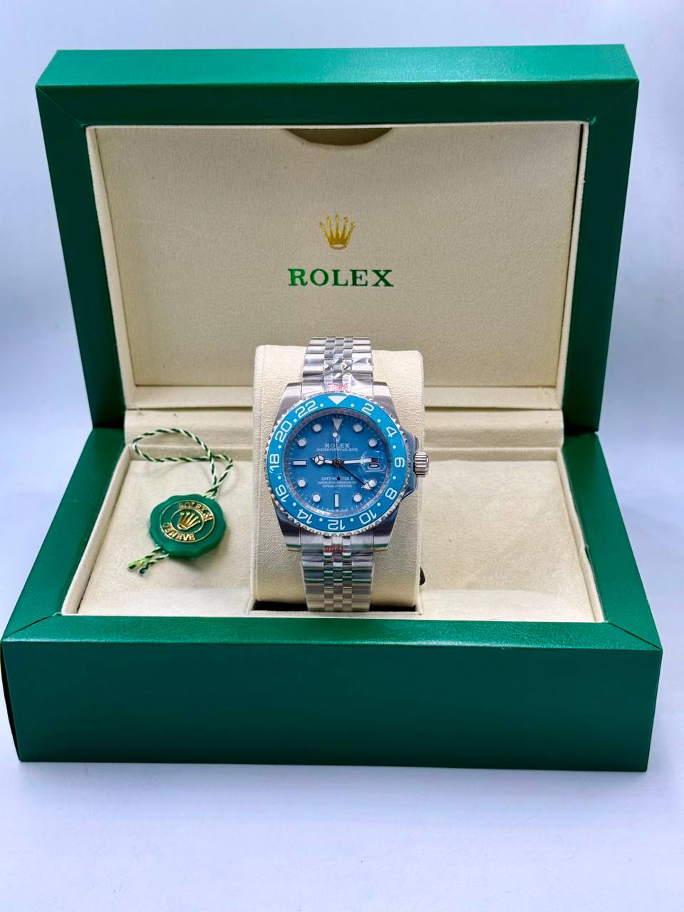 Rolex Men Master quality
*Automatic*
240 dhs✅

Zain08
♥️♥️♥️