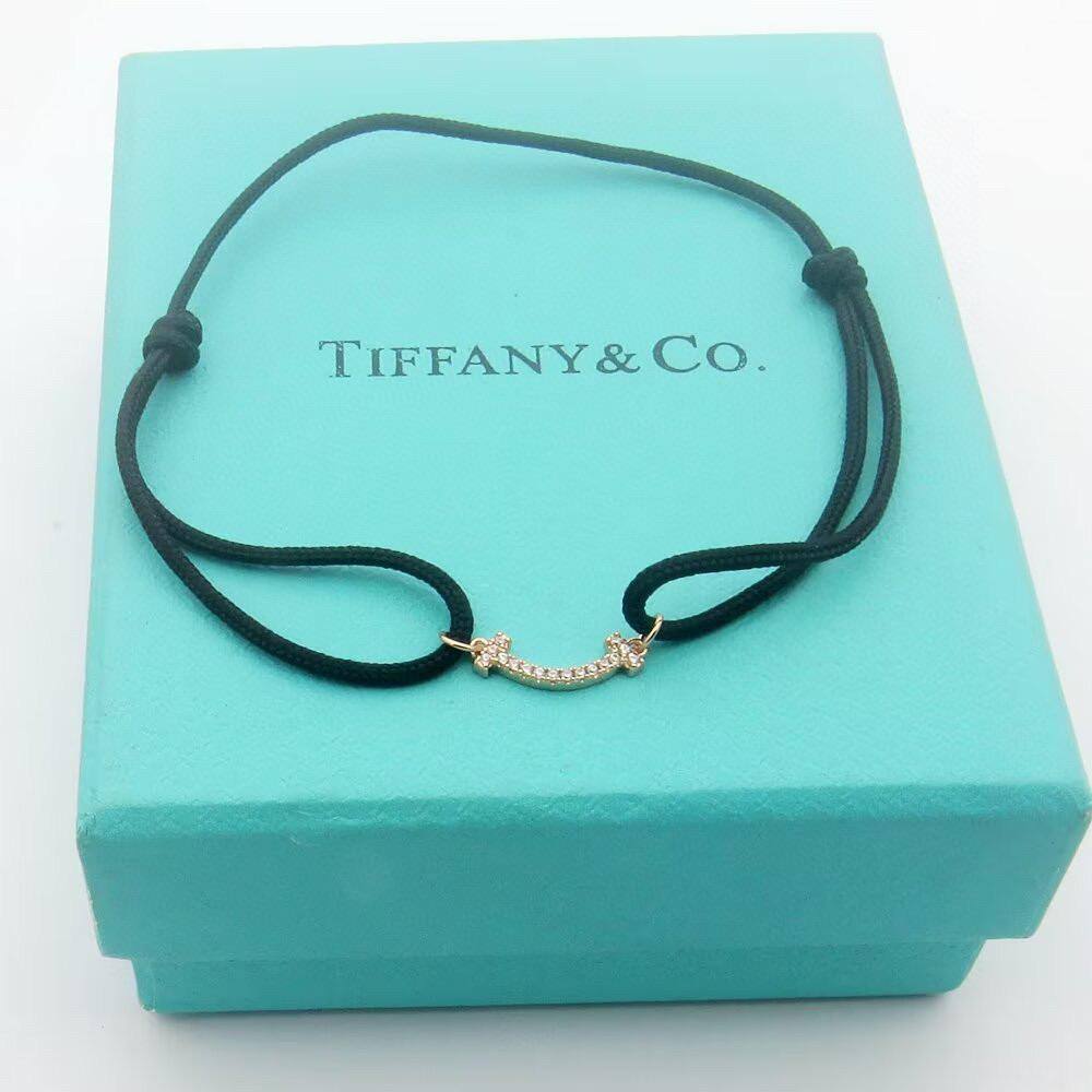 TIFFANY ROPE
BRACELET 
MASTER✨💫
30 DHS✅
WITH BOX AND PAPER BAG🎁🛍️

Zain89
♥️♥️♥️