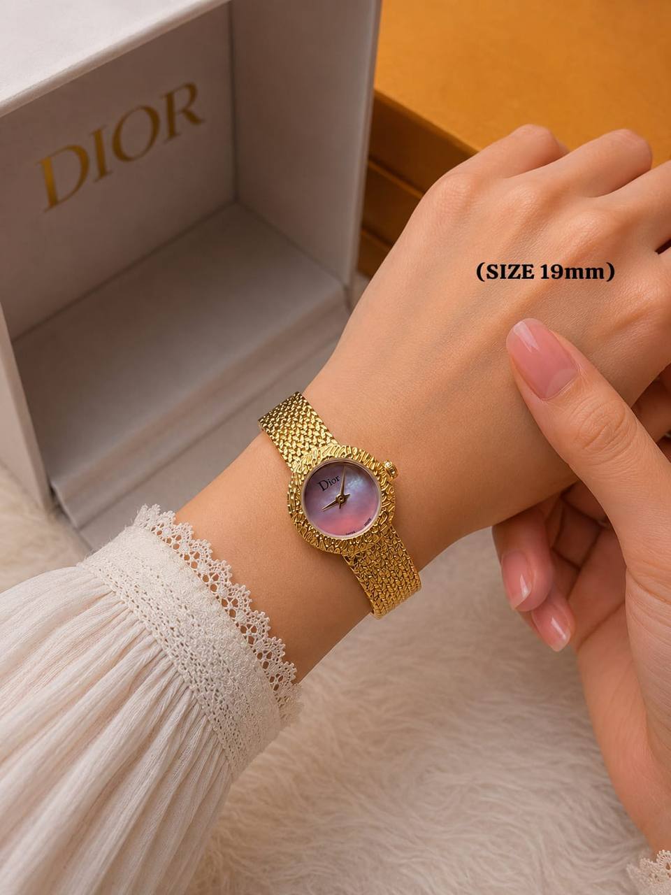 Dior 
watch for ladies 

good quality 

220DHS🇦🇪
 (size 19mm)

Zain59
♥️♥️♥️