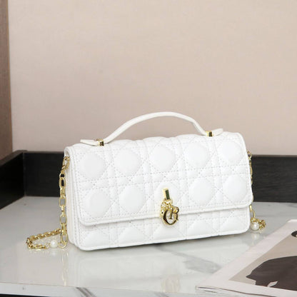 Dior
with box🎁🎁🎁
95 dhs✅

Zain143
♥️♥️♥️