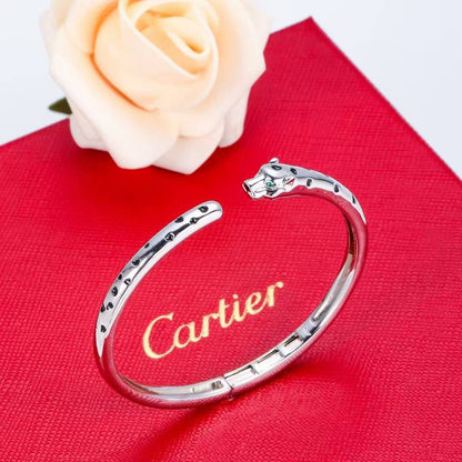 Cartier ❤️‍🔥*
Bangle 💥
Master quality 💯
With normal boxes 🗃️ 
75 dhs✅
With master box 📦 
120 dhs✅

Zain216
♥️♥️♥️