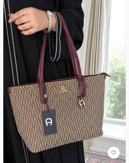 Aigner
95 dhs💓
high quality 42cm

Zain26
♥️♥️♥️