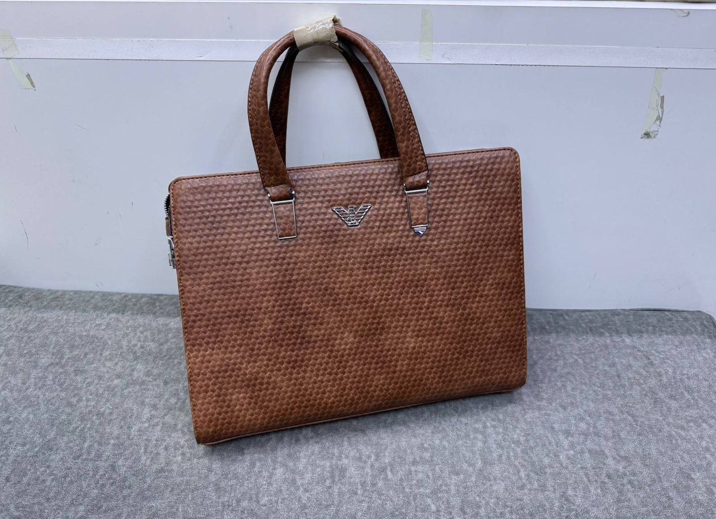 laptop bag 
size:38 
125 dhs❣️

Zain114
♥️♥️♥️