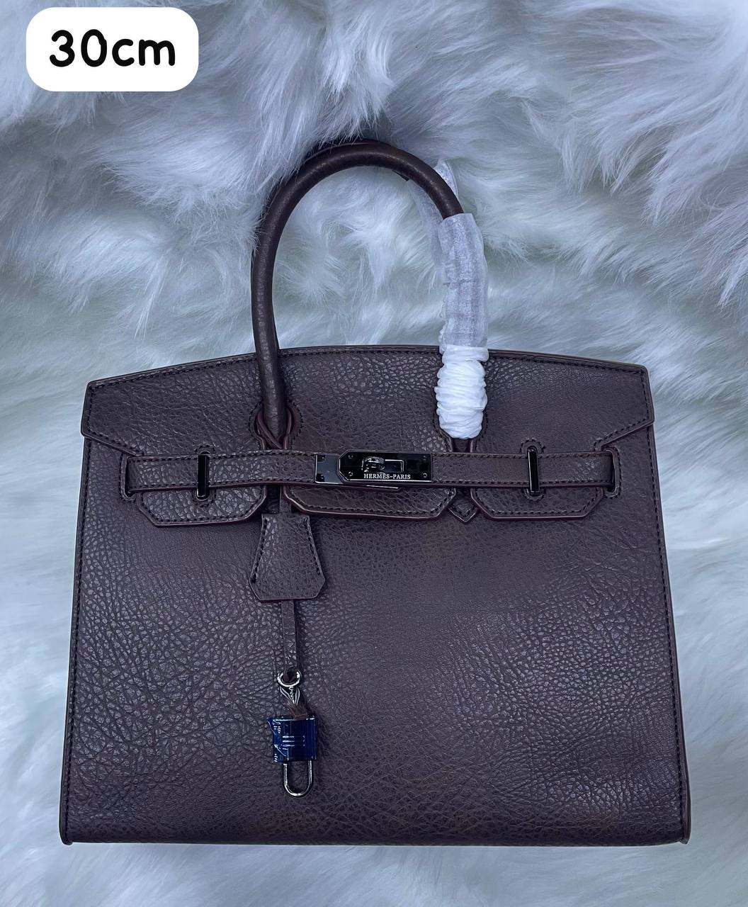 Hermes
110 dhs✅ 

Zain72
♥️♥️♥️