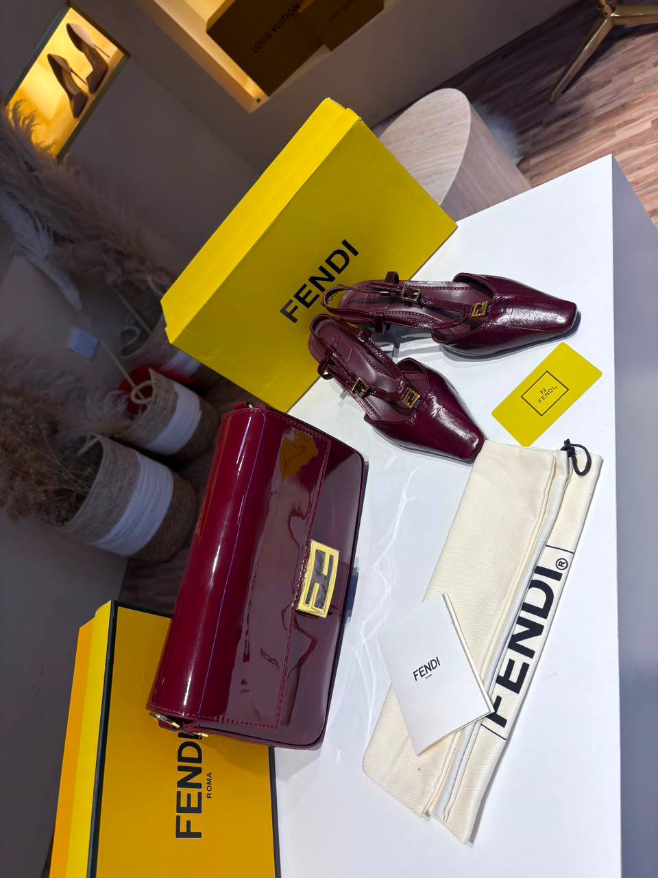 Fendi Set
230 dhs✅

Zain13
Zain180
♥️♥️♥️