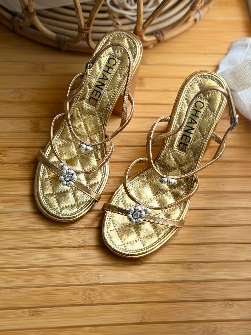 Chanel
Vip Quality
𝗦𝗶𝘇𝗲 𝟯𝟲 𝘁𝗼𝗼 𝟰𝟭 
450 dhs✅

Zain303
♥️♥️♥️