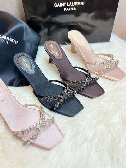 OFFER 
Discount
140 dhs🪙🖤
SIZE 36-41 available
Limit Stock

Zain88
♥️♥️♥️