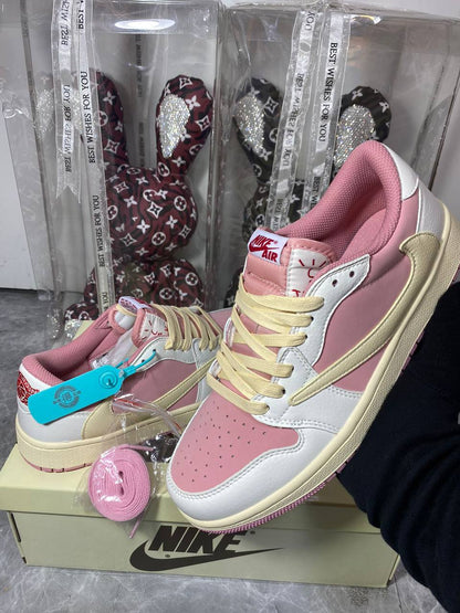 Travis Scott x Air Jordan 1 Low OG ‘Shy Pink’🩷
36-45 AVAILABLE😍
230 dhs✅

Zain242
♥️♥️♥️