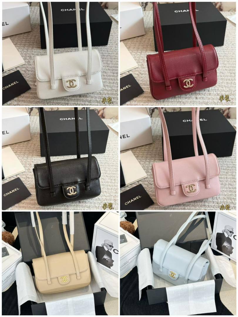 Chanel
100 dhs✅

With box
🎁🎁🎁

size 22×7×13cm

Zain42
♥️♥️♥️