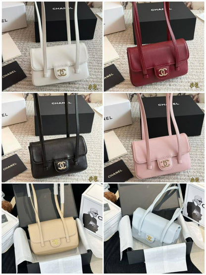 Chanel
100 dhs✅

With box
🎁🎁🎁

size 22×7×13cm

Zain42
♥️♥️♥️