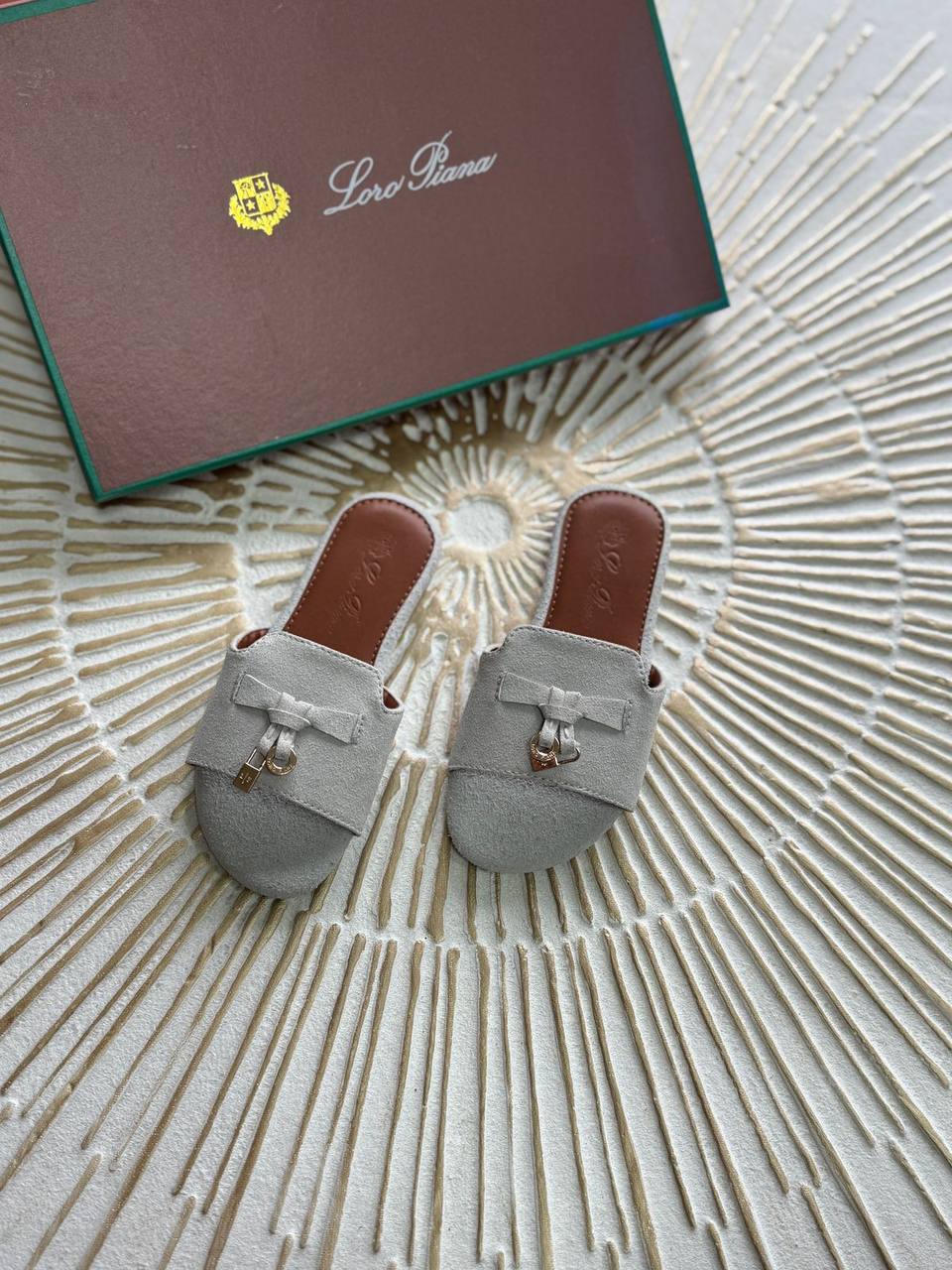 Loro Piana
 Super master quality 😍
Size:26To 37
240 dhs🌺

Zain261
♥️♥️♥️