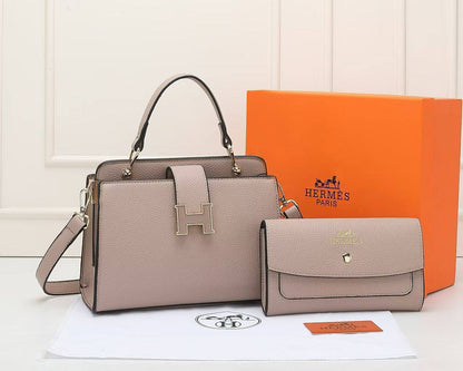 Hermes

110 dhs❣️

with box 
🎁🎁🎁

Zain253
♥️♥️♥️