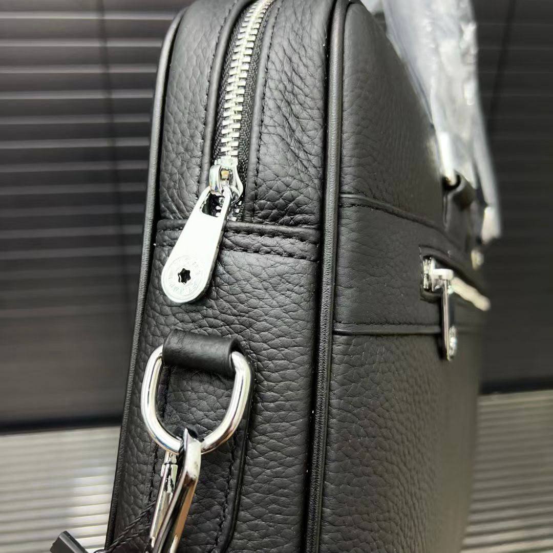 Montblanc Laptop 
bag master quality 

320  DHS

leather

Zain39
♥️♥️♥️