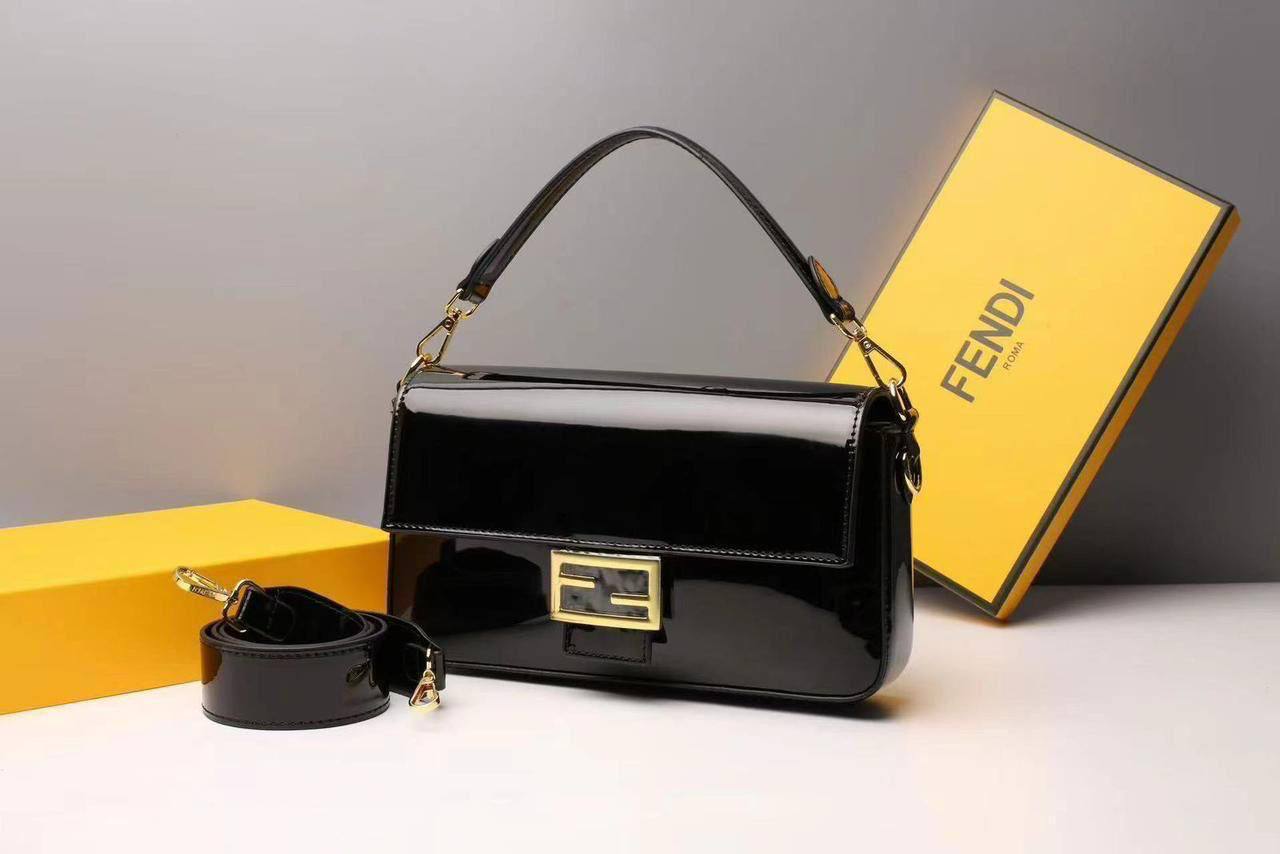 FENDI 

80 dhs❤️

with box
🎁🎁🎁

Zain90
♥️♥️♥️