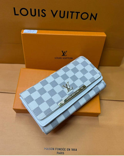 LV
With box
🎁🎁🎁

30 dhs🪙🌨️

Zain93
♥️♥️♥️
