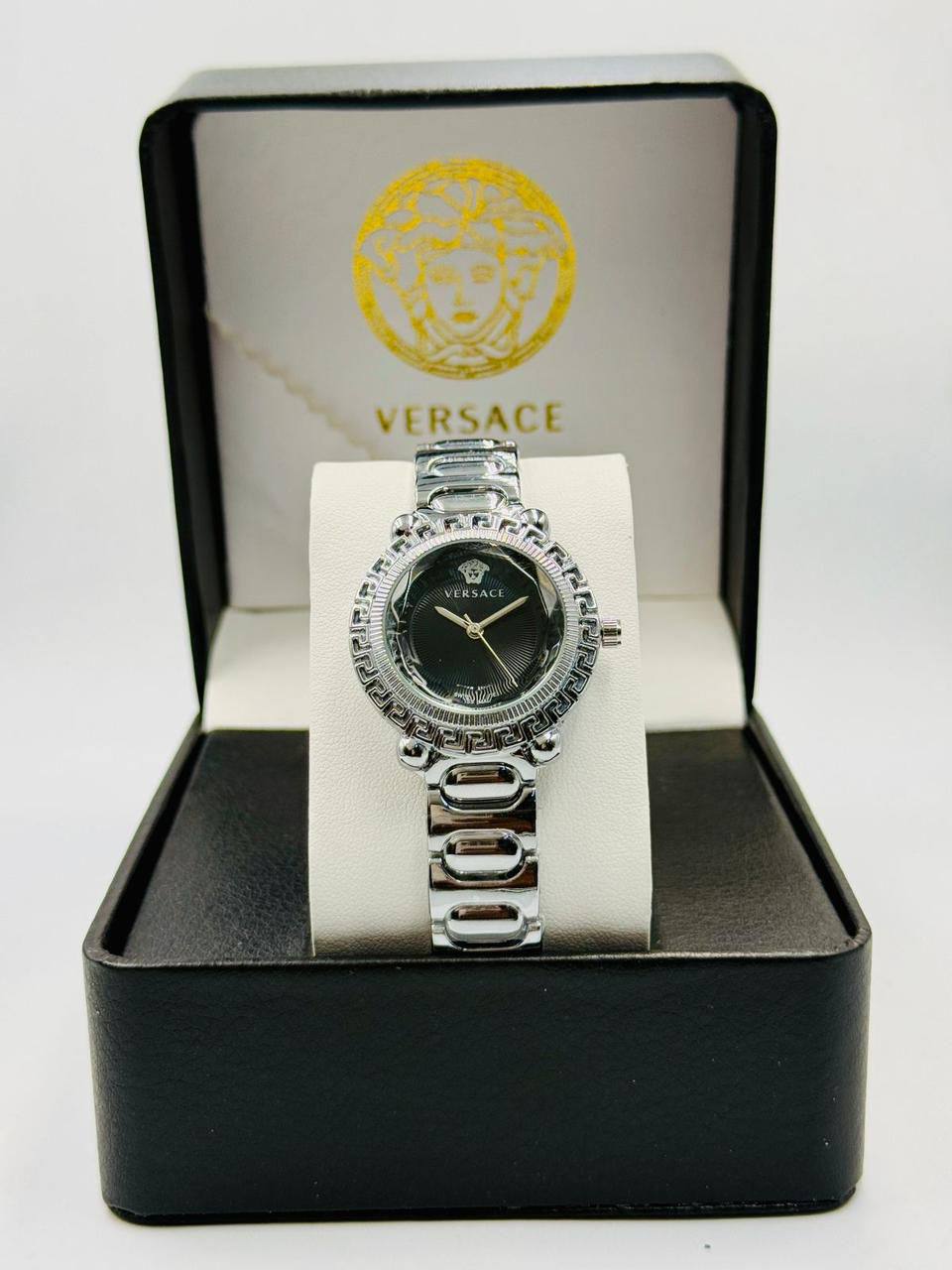 Versace ladies 
55 dhs🪙🌨️

Zain08
♥️♥️♥️