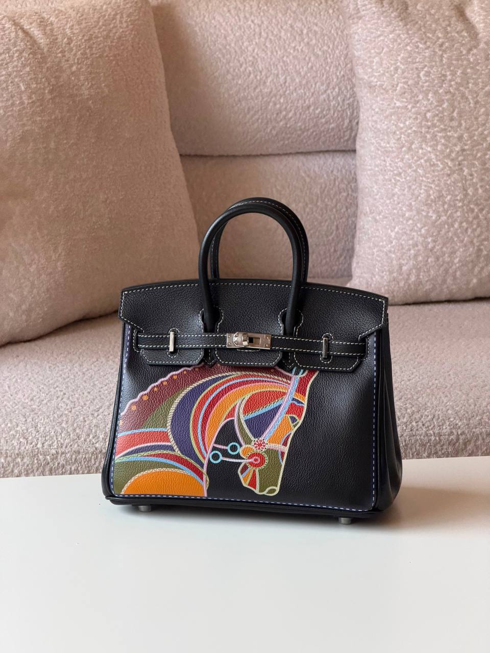 Hermes birkin 💕master quality😍with box❤️
25cm 600 dhs🇦🇪🇦🇪
30cm 720 dhs🇦🇪🇦🇪

Zain52
♥️♥️♥️
