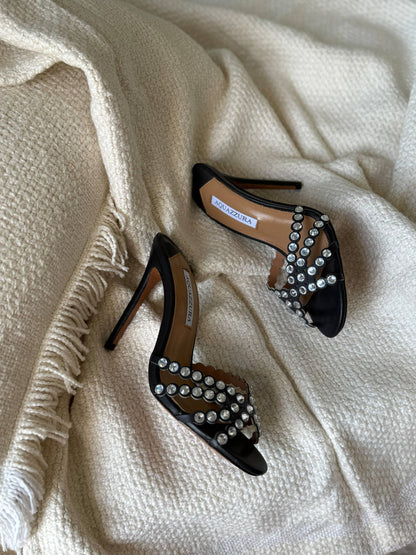 AQUAZZURA 

36 to 41

430 dhs🇦🇪🇦🇪🇦🇪

Zain288
♥️♥️♥️