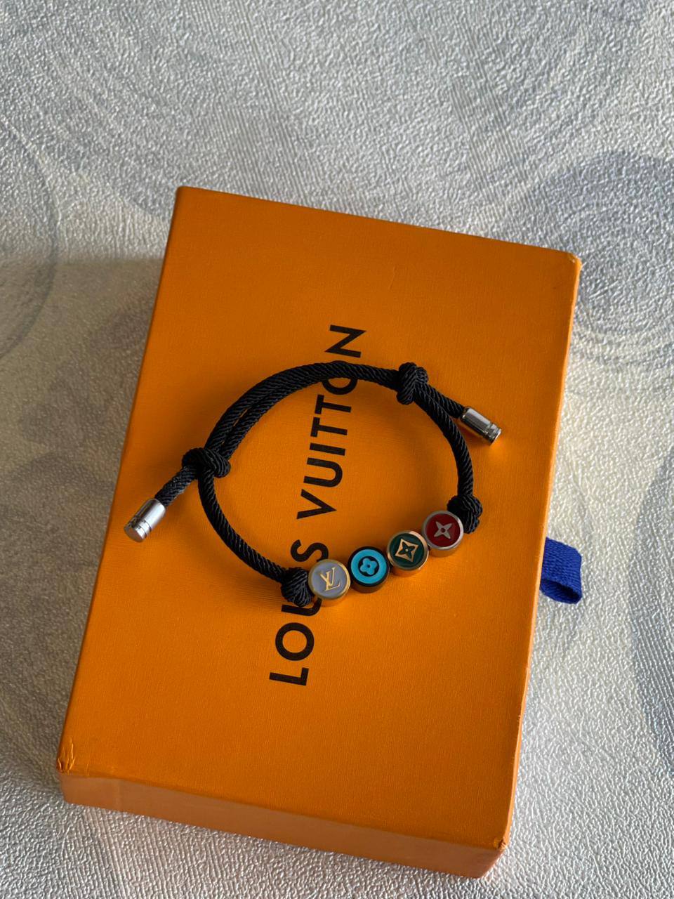 *LV*
*New bracelets*
*Super master quality*
230 dhs🪙🖤

Zain179
♥️♥️♥️