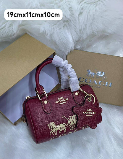 Coach
95 dhs✅

with box
🎁🎁🎁

Zain72
♥️♥️♥️