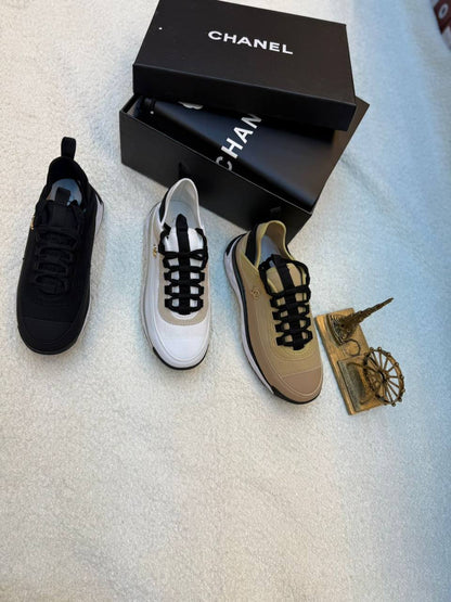 New. Chanel  shoes

   Size  .  36.  to 41

170 dhs🪙🌨️

Zain80
♥️♥️♥️