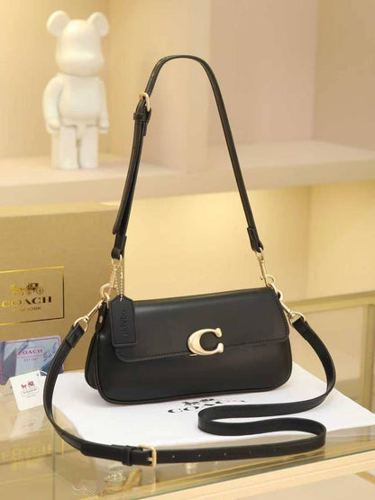 Coach 

95 dhs✅ 

with box
🎁🎁🎁

Zain235
♥️♥️♥️
