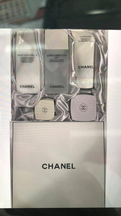 Chanel Set
120 dhs🪙🌨️
Limit Stock

Zain36
♥️♥️♥️