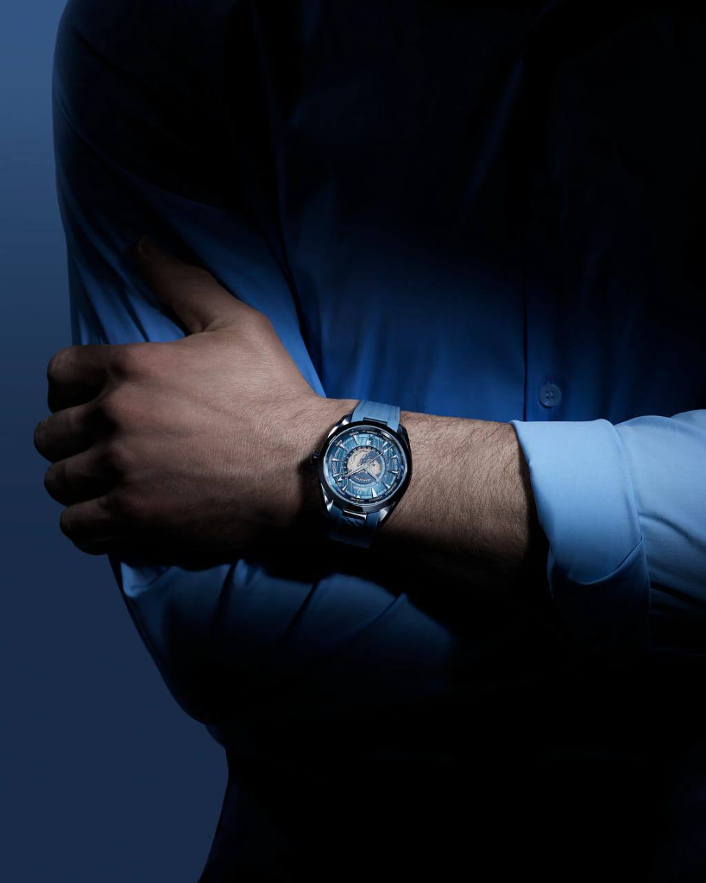 Omega watch for men good 
quality automatic 
250 dhs🪙💚

Zain59
♥️♥️♥️