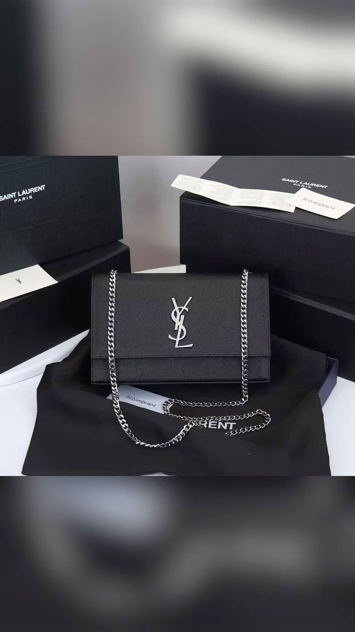YSL

95 dhs❤️

With box
🎁🎁🎁

Zain219
♥️♥️♥️