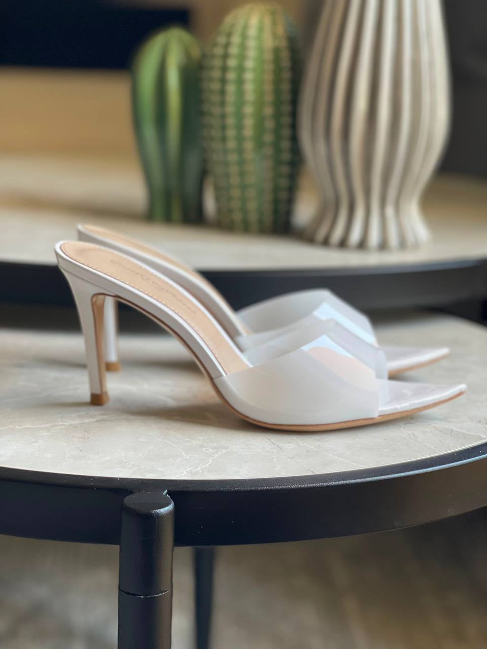 GIANVITO ROSSI
Vip quality
Size:36 to 41
450 dhs✅

Zain113
♥️♥️♥️