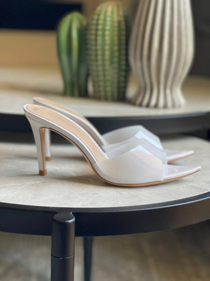 GIANVITO ROSSI
Vip quality
Size:36 to 41
450 dhs✅

Zain113
♥️♥️♥️