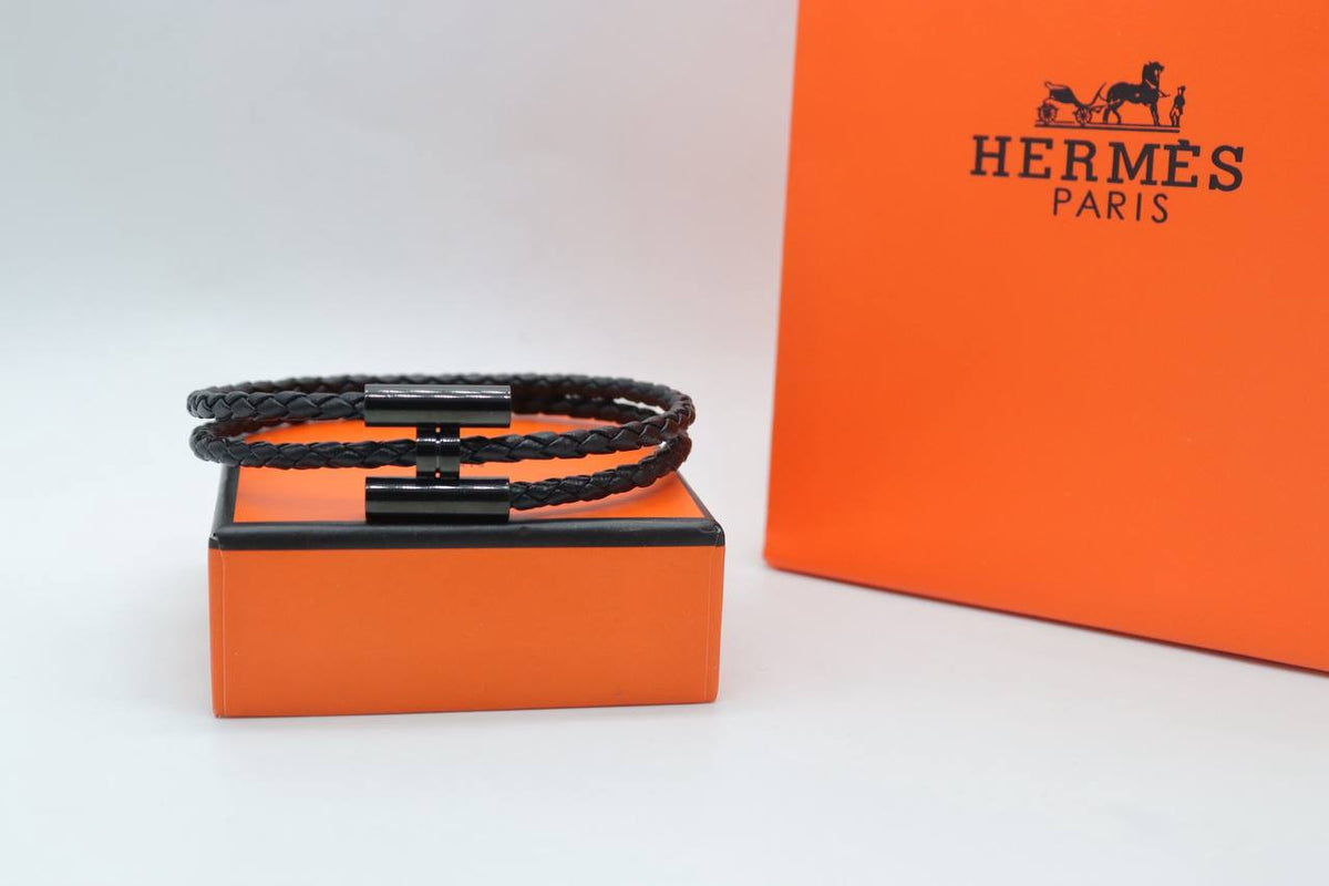 Hermes Bracelet

Good Quality

70 dhs🇦🇪🇦🇪

Zain33
♥️♥️♥️