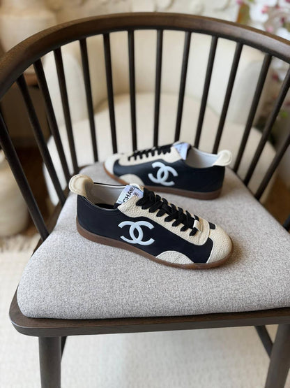 Chanel 
𝑨𝑨𝑨 𝑸𝒖𝒂𝒍𝒊𝒕𝒚
𝑺𝒊𝒛𝒆 𝟑5 𝒕𝒐 𝟒2 
450 dhs✅

Zain81
♥️♥️♥️