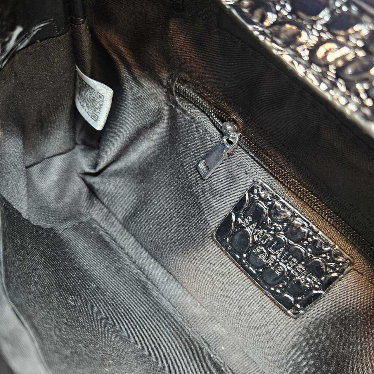 YSL - SAINT LAURENT
5A7 ᴄʀᴏᴄᴏᴅɪʟᴇ ʟᴇᴀᴛʜᴇʀ
sʜᴏᴜʟᴅᴇʀ ʜᴀɴᴅ ʙᴀɢ
sɪᴢᴇ: 23 cm

ᴡɪᴛʜ BOX
🎁🎁🎁

70 dhs🪙💚

Zain31
♥️♥️♥️